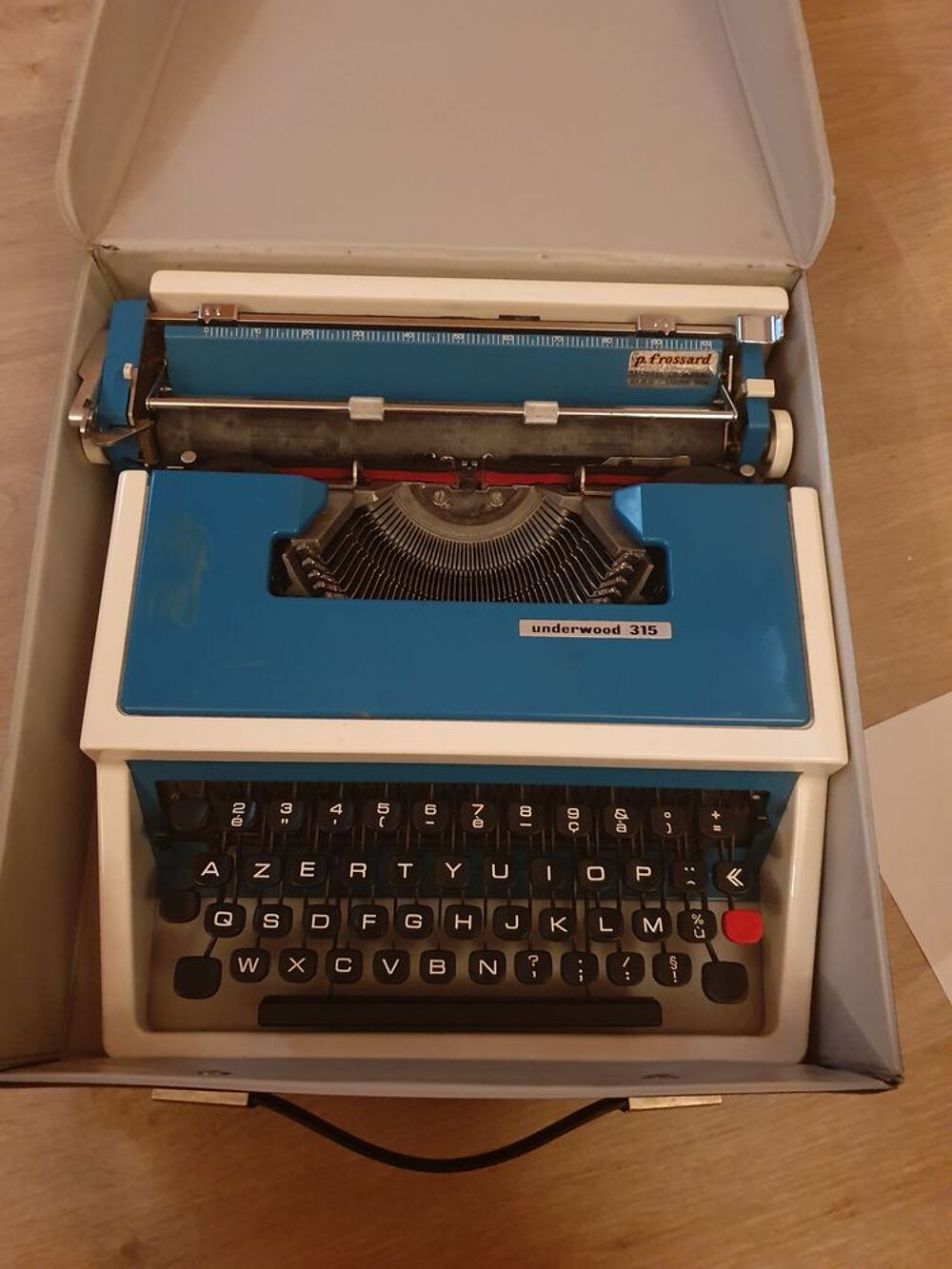 Machine &agrave; &eacute;crire Wonderbox dans sacoche Meubles