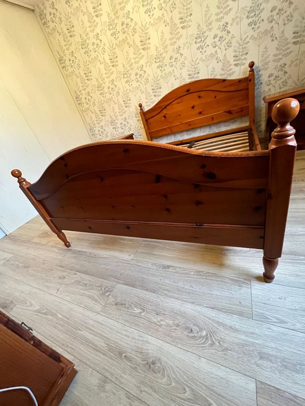 Chambre compl&egrave;te une personne en PIN MASSIF Meubles