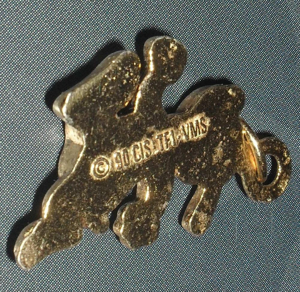 Pendentif Dor&eacute; de PIF le chien. Bijoux et montres