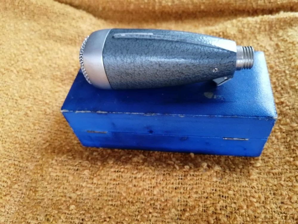 Sennheiser MD21 avec sa bo&icirc;te en bois bleue d'origine Audio et hifi