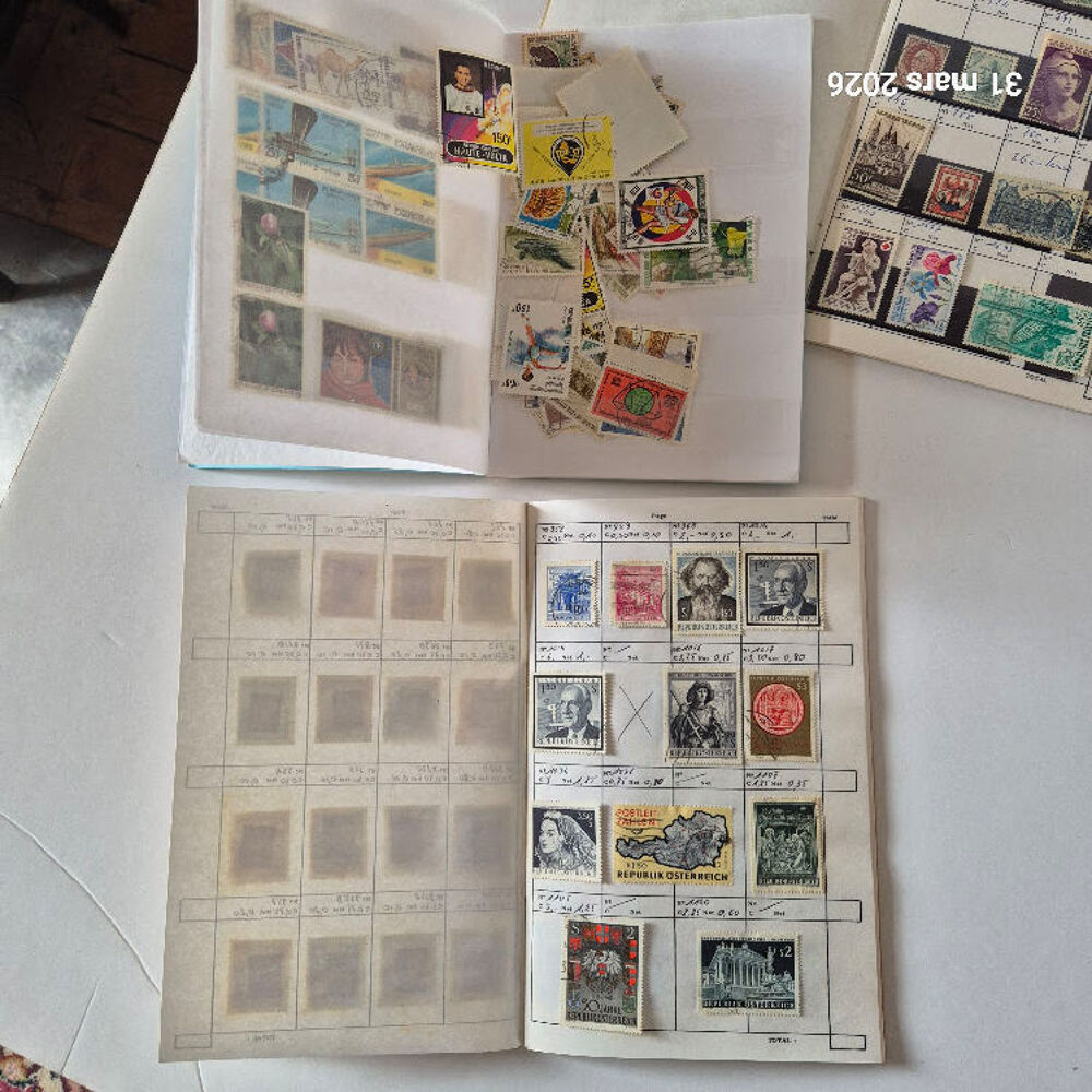 Lot de 11 carnets &agrave; choix philat&eacute;liques avec timbres 