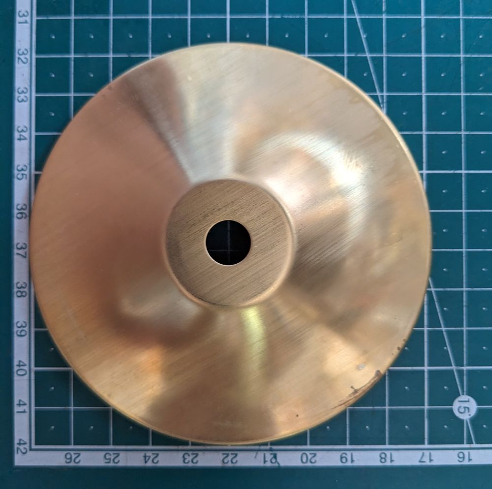 1 x Coupelle en laiton neuve 10 cm Trou central de 10 mm Maz Bricolage