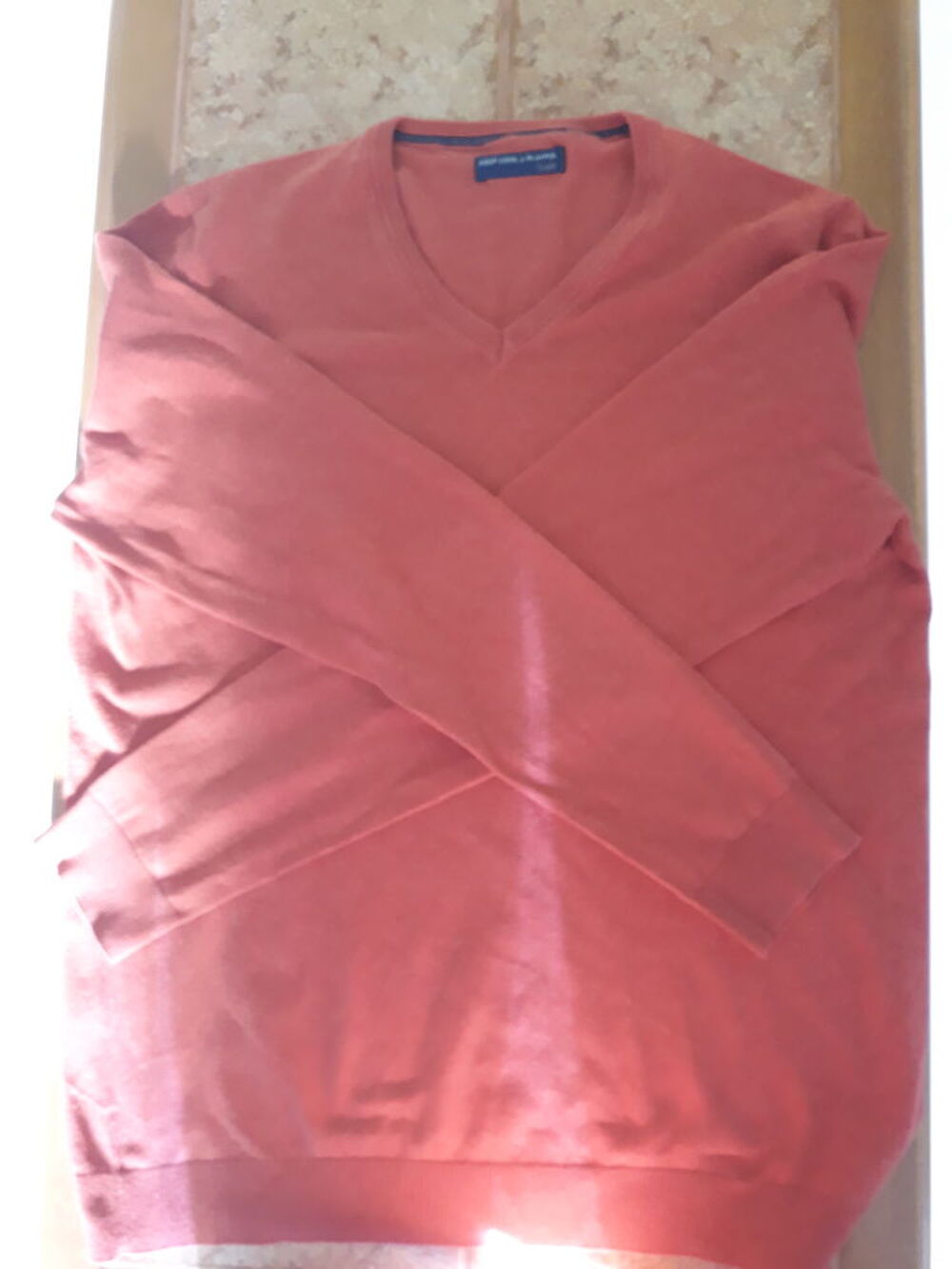 pull rouge
Vêtements