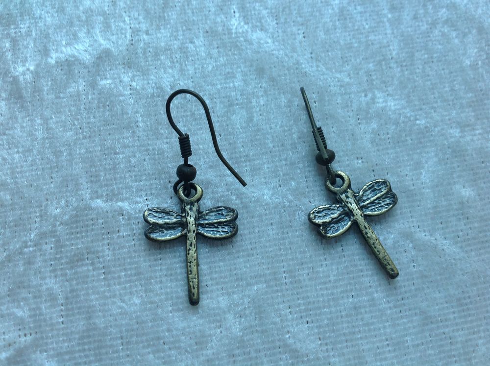 BOUCLES OREILLES LIBELLULE Envoi Possible
Bijoux et montres