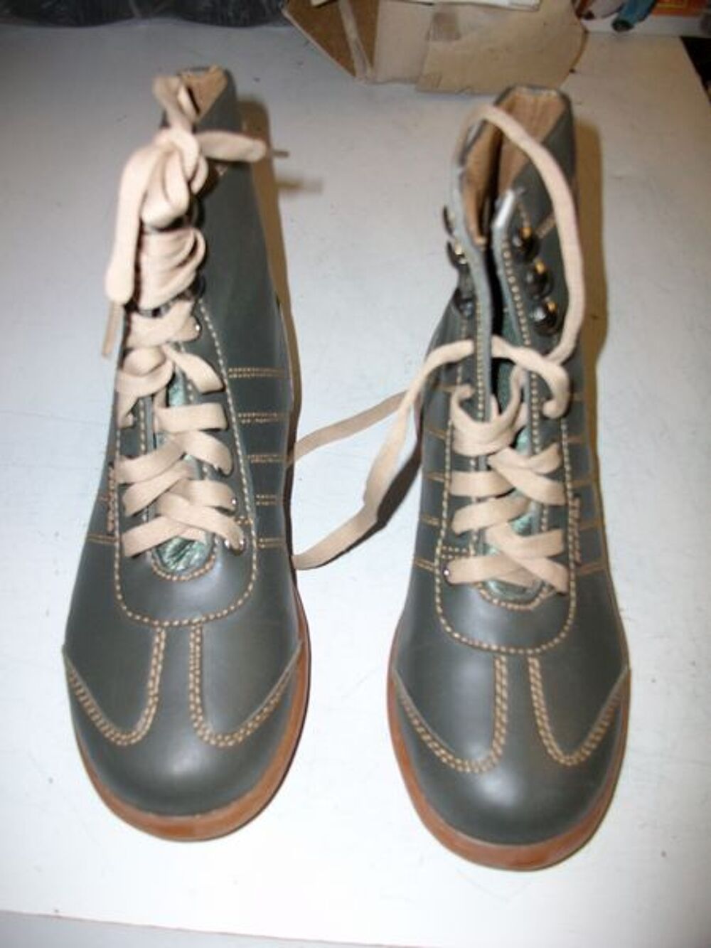 Basket hautes Kaki pointure 38-neuves- &agrave; 8 € Chaussures
