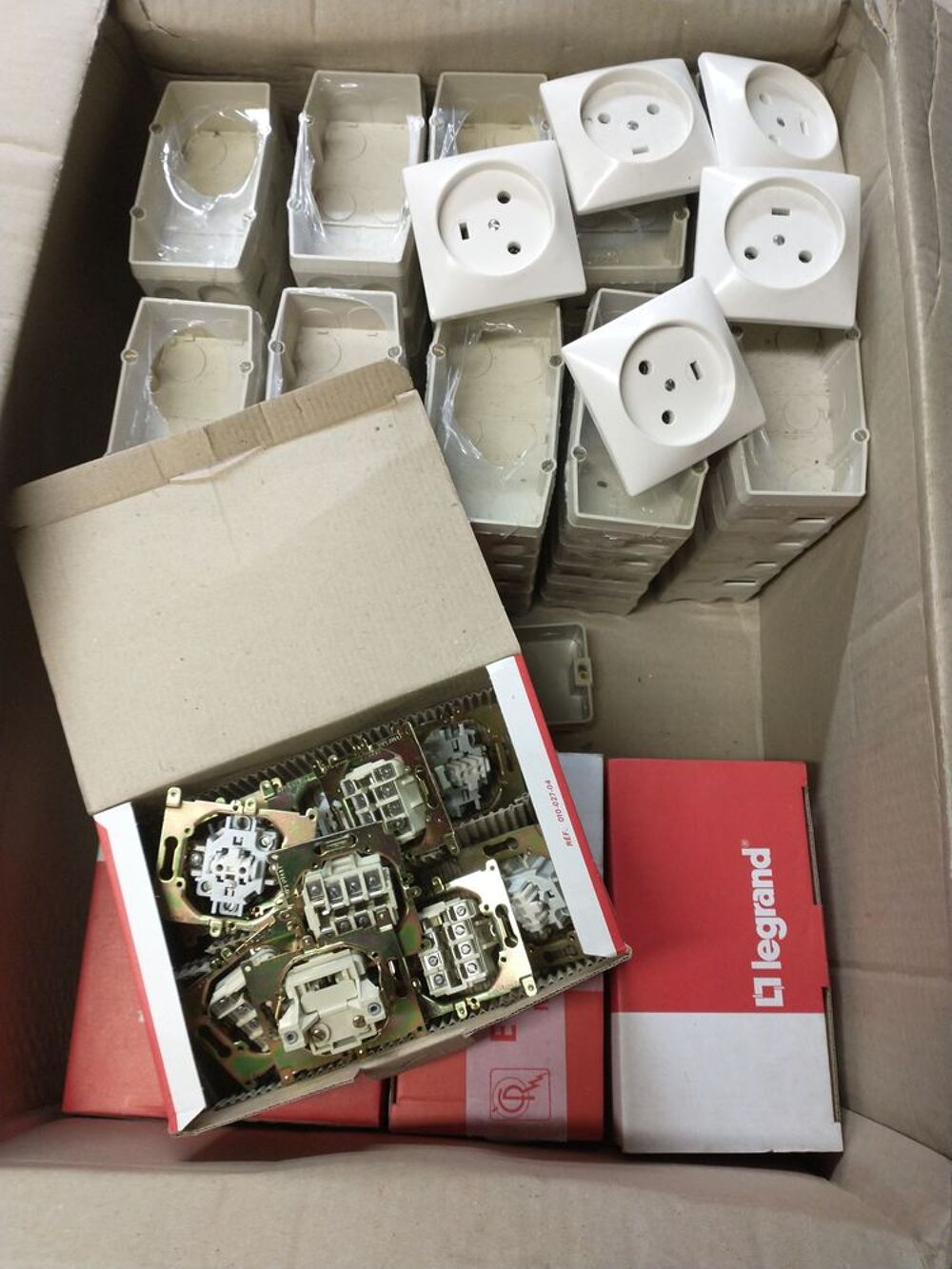Mat&eacute;riel &eacute;lectrique divers Bricolage