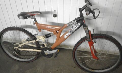 Divers Vélos à Finir,+ Beaucoup de Pièces 0 Rillieux-la-Pape (69)