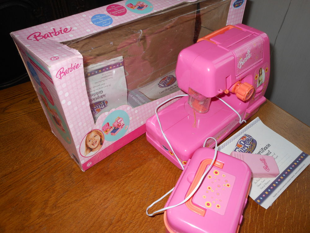 MACHINE A COUDRE (barbie)POUR ENFANT DANS SON EMBALLAGE Consoles et jeux vidos