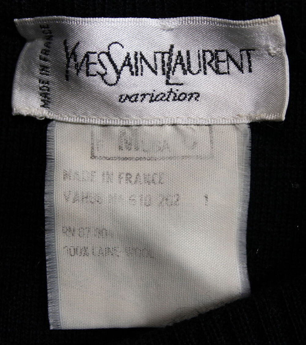 Jupe courte noire YVES SAINT LAURENT T.S 
36/38 Fr Vêtements