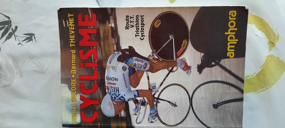 CYCLISME Livres et BD