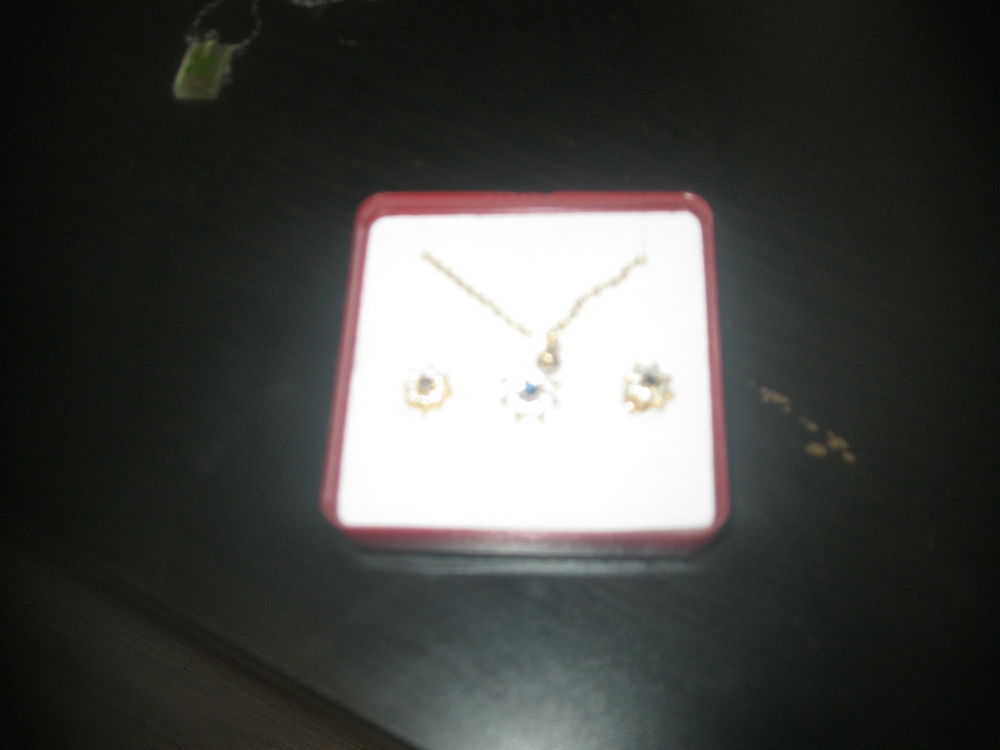 collier et boucle d oreille Bijoux et montres