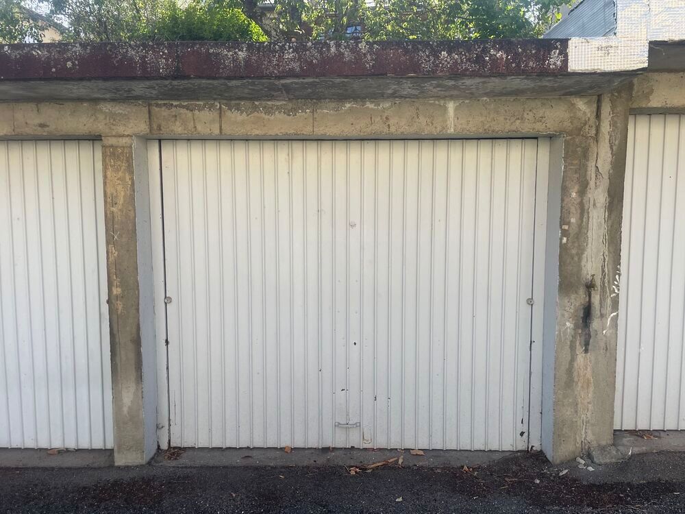 Vente Parking/Garage garage box fermé de 13m² Saint-Étienne