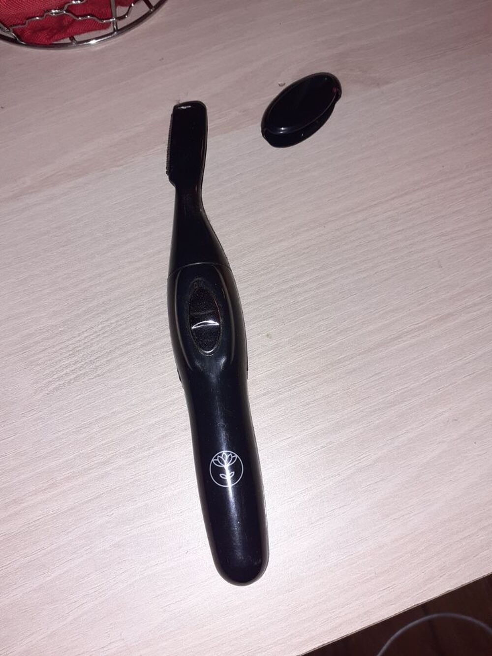&Eacute;pilateur &agrave; sourcils &eacute;tat neuf Bijoux et montres