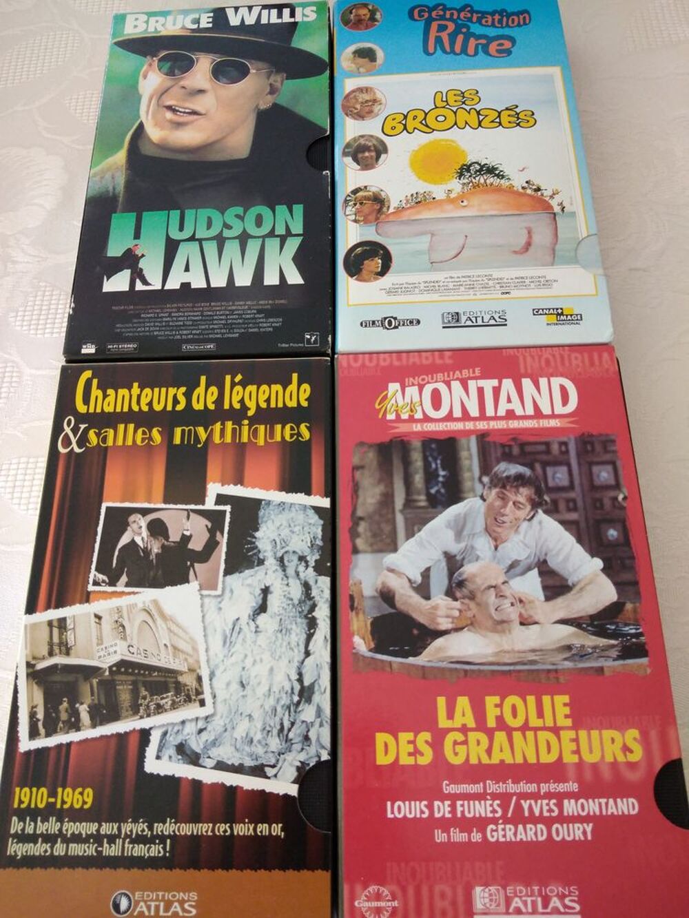 cassettes vid&eacute;o CD et vinyles