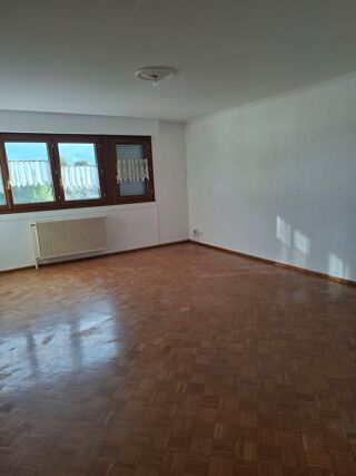  Appartement à louer 4 pièces 90 m²