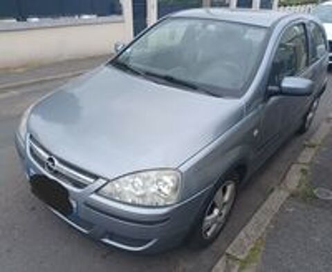 Corsa 1.2 16V Essentia 2003 occasion 95190 Goussainville