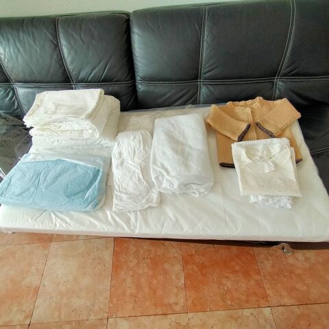ensemble literie rehausseur chaise baignoire.... 125 Nantes (44)