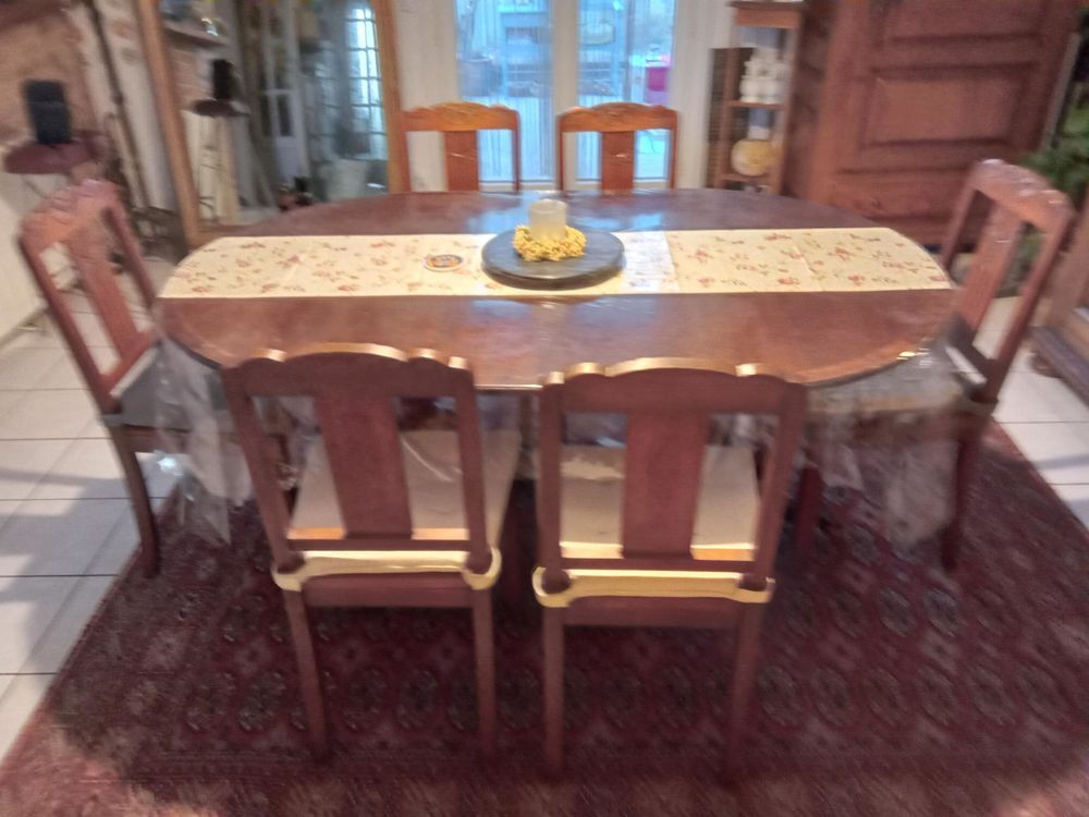 table &agrave; manger &amp; 6 chaises Meubles