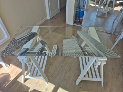 ce bureau en verre avec structure en �triers blancs 49.9 Antibes (06)
