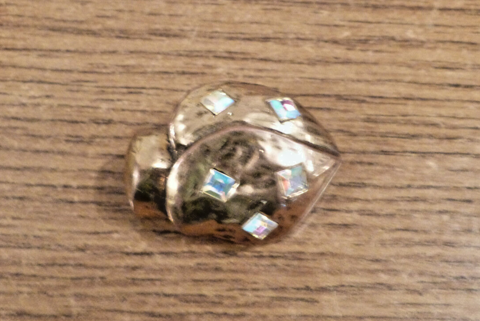 Broche Vintage en M�tal dor� sign�e ESTELLE 28 �cuisses (71)