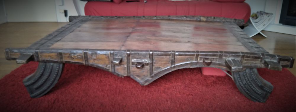 TABLE BASSE CHARGE " D ' ELEPHANT " COLLECTOR Meubles