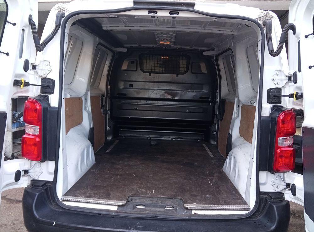 Vivaro VIVARO CA FIXE L2 1.5 DIESEL 120 CH PACK CLIM 2019 occasion 78210 Saint-Cyr-l'&Eacute;cole