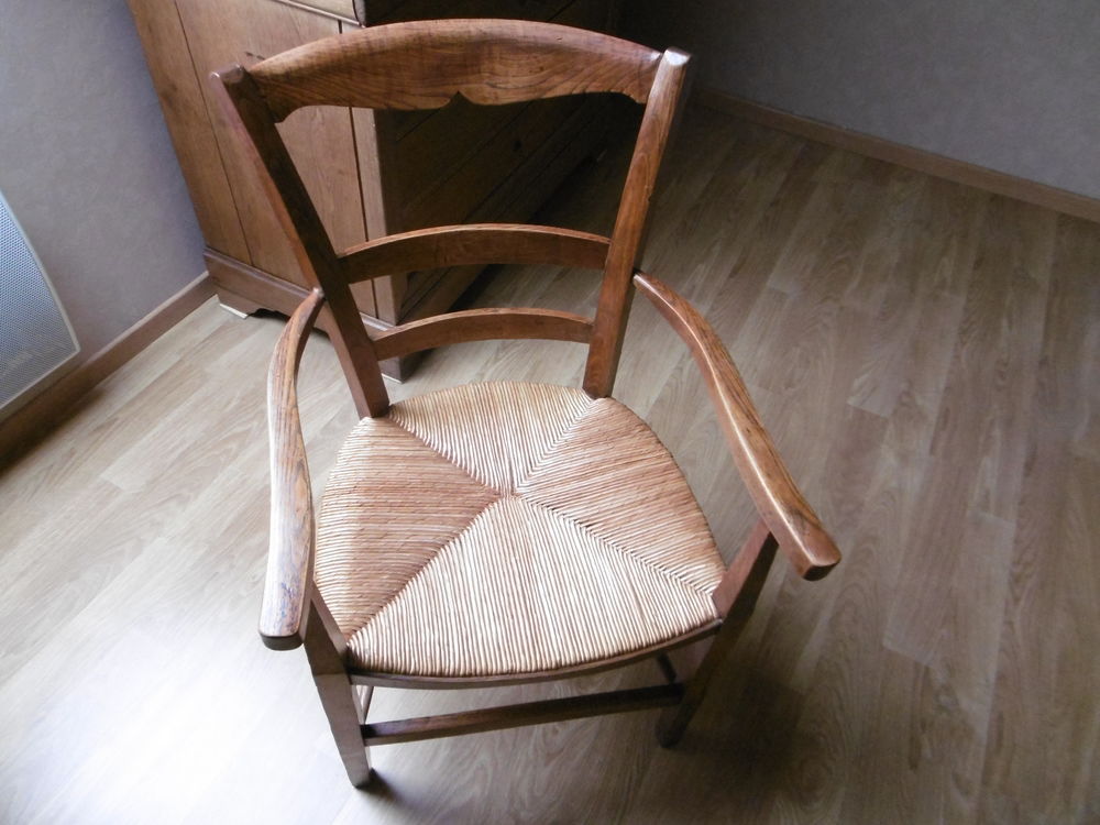 BEAU GRAND FAUTEUIL PAILE Meubles