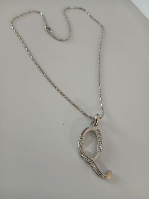  Belle parure lettre Q avec strass brillants belle forme N?  5 Beaune (21)