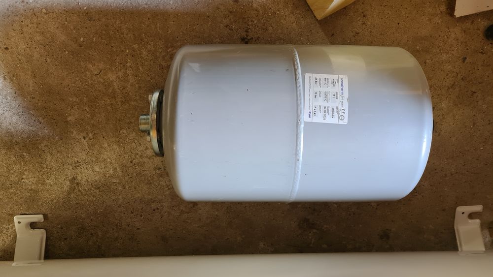 Chauffe eau 200L + tr&eacute;pied + vase expansion Electroménager