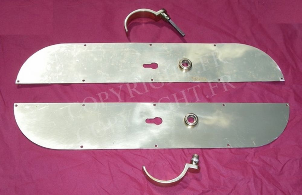 GRANDES PLAQUES DE PROPRET&Eacute; ANCIENNES EN LAITON AVEC POIGN&Eacute;E Décoration