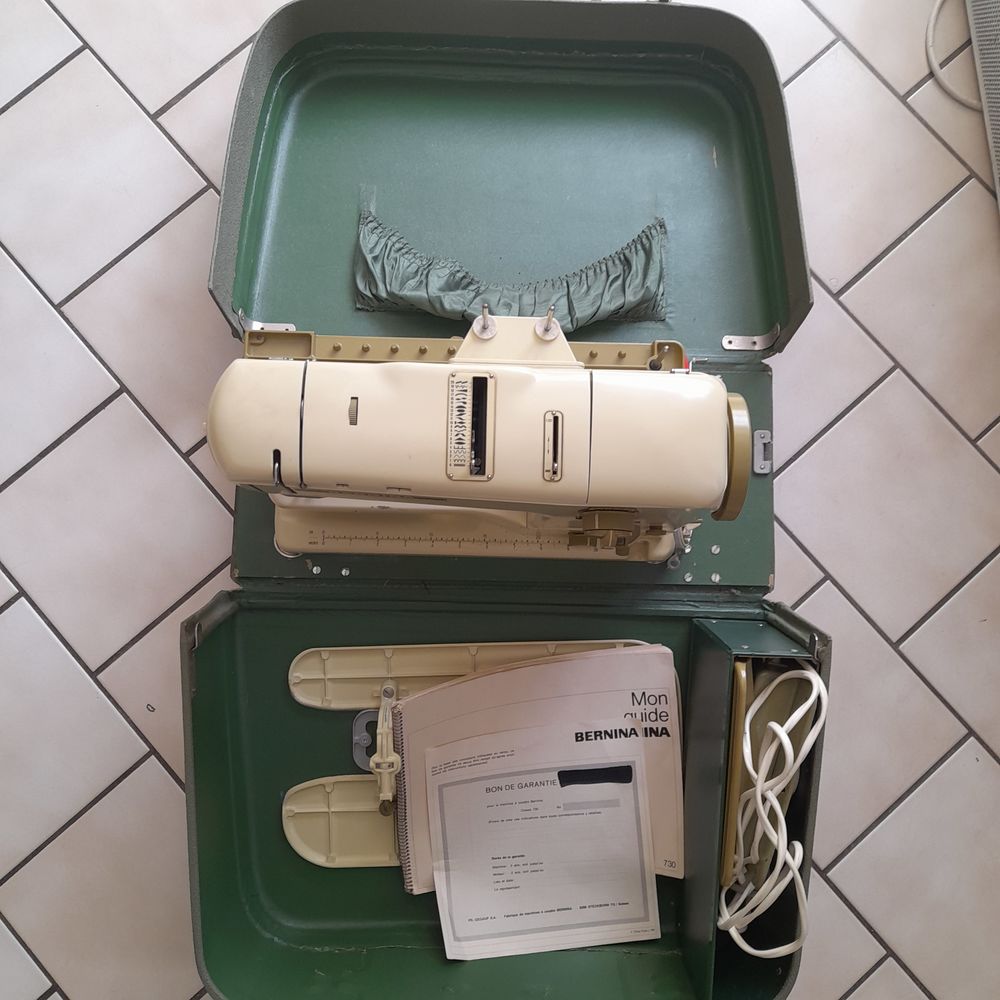 MACHINE A COUDRE BERLINA RECORD Electrom�nager