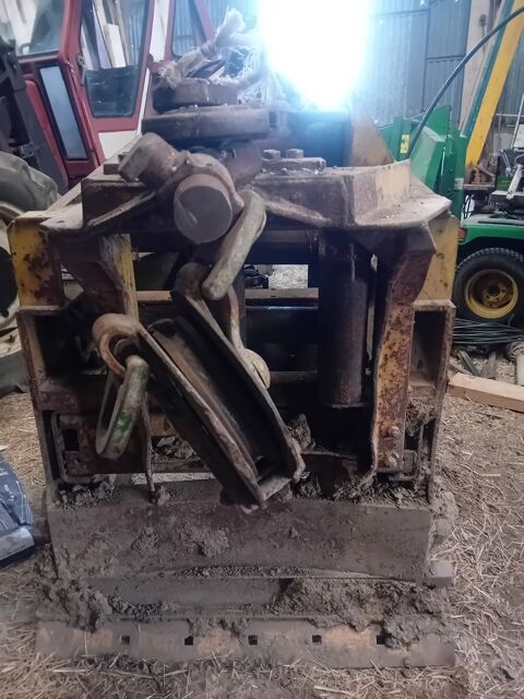 2 TREUIL DE 10 T hydrolique PAN TREUIL de LATIL ) 5000 Broualan (35)