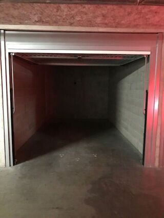  Parking / Garage à louer 12 m²
