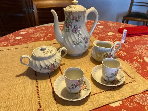 Service � caf� en porcelaine 9 pi�ces 40 Sainte-Clotilde (97)