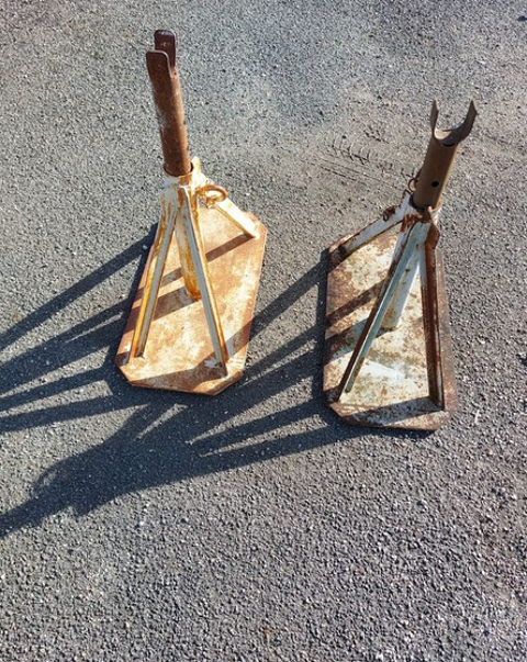 DEUX CHANDELLES tr�s solides  
20 Cosne-Cours-sur-Loire (58)