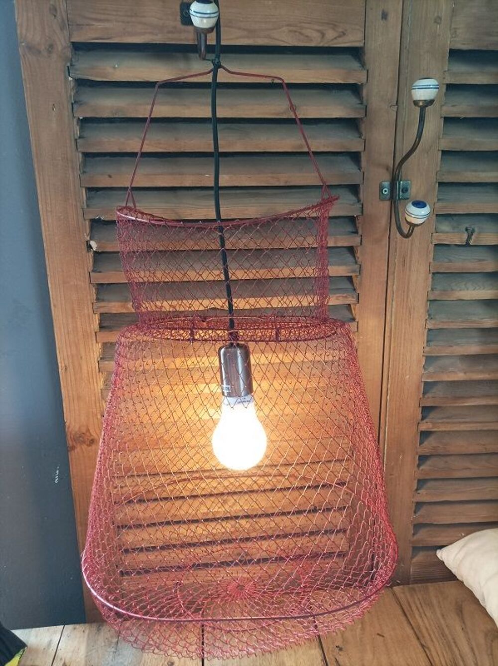 Suspension nasse Panier P&ecirc;che filet m&eacute;tal rouge dp 0823447 Décoration