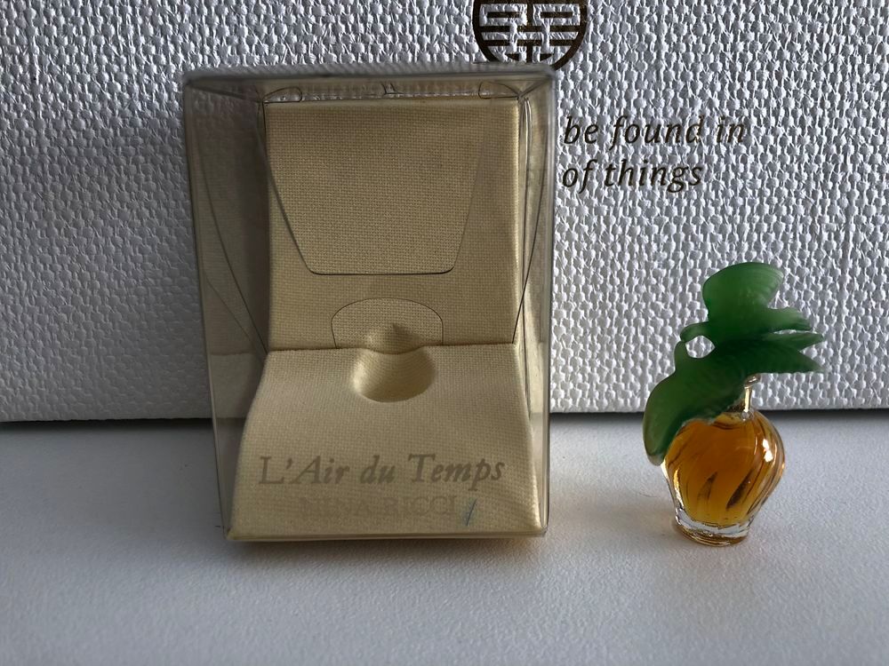 Miniature de parfum l?air du temps colombes vertes 