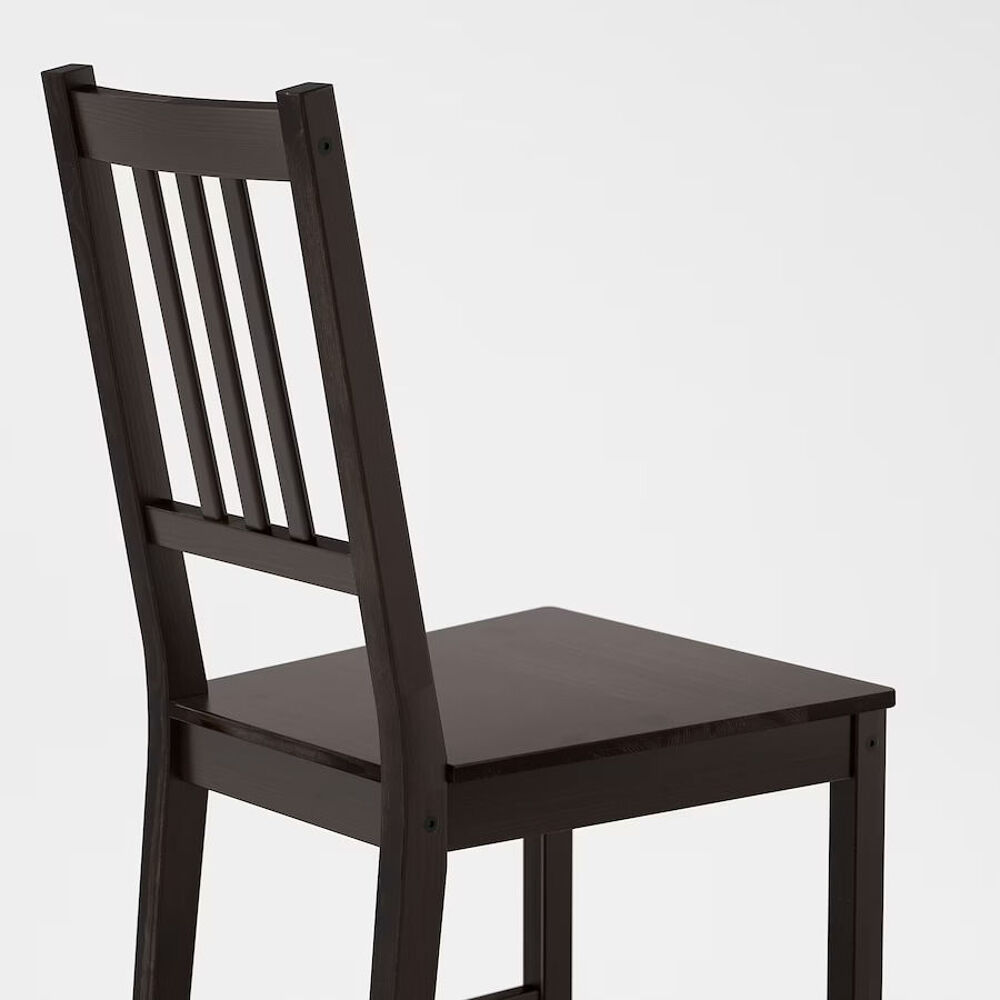 TABLE AVEC CHAISES Meubles