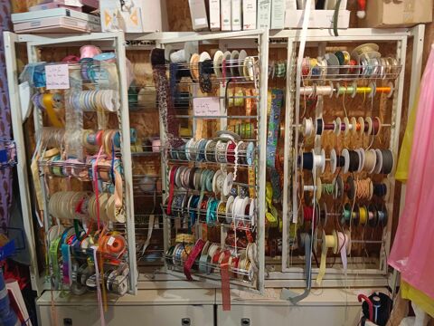 pr�sentoir pour ruban et mercerie 2000 Ornans (25)