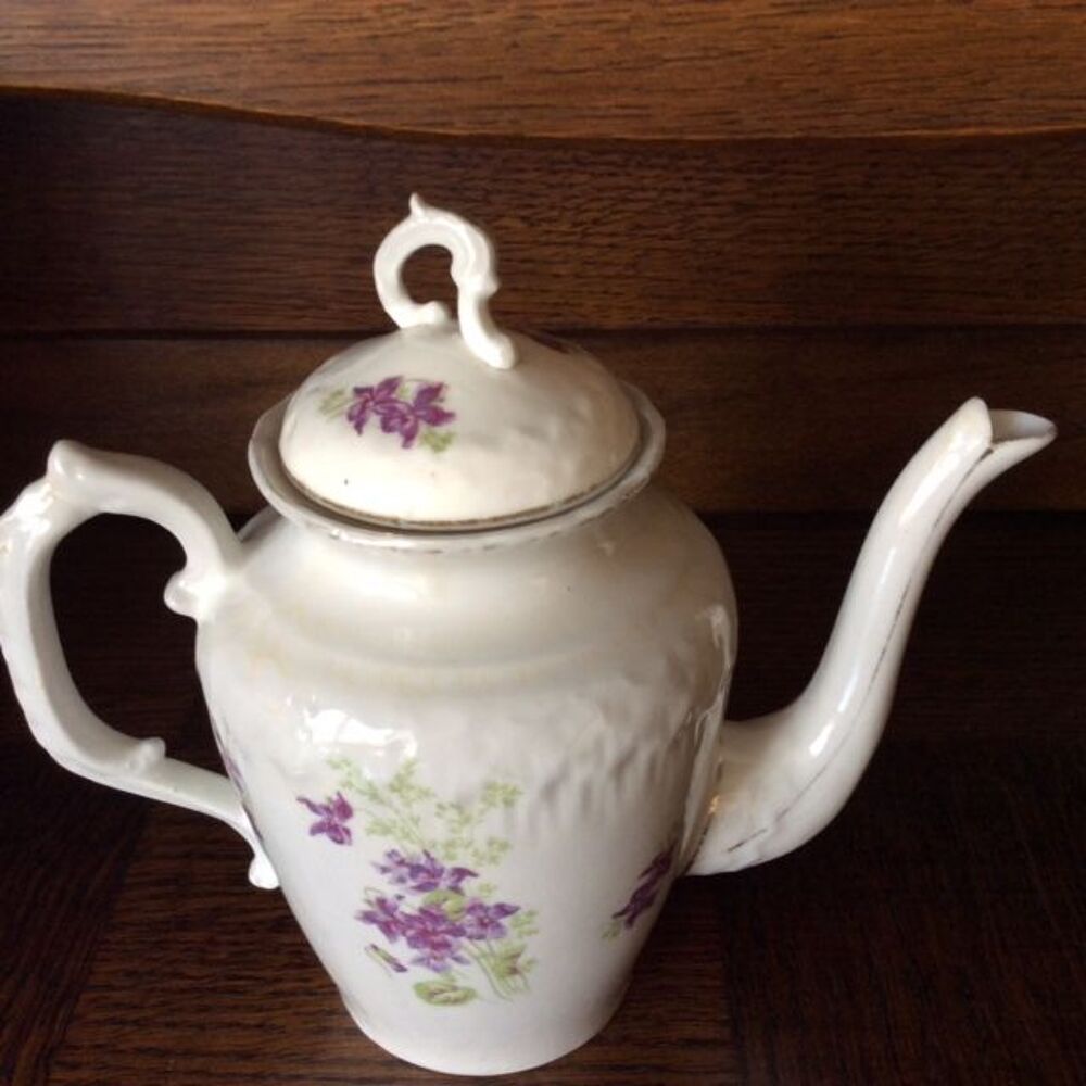 cafeti&egrave;re et sucrier en porcelaine Décoration