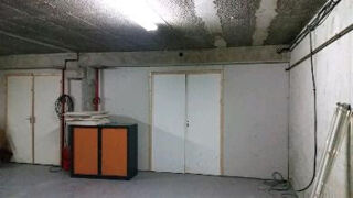  Parking / Garage à louer 18 m²