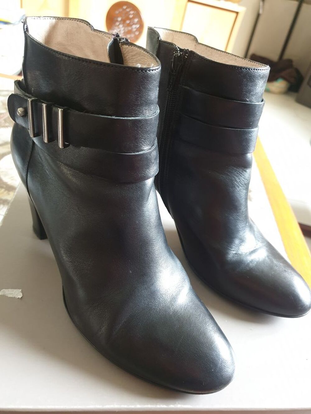 Boots San Marina en cuir lisse, T 39, talon 8 cm, TBEtat Chaussures