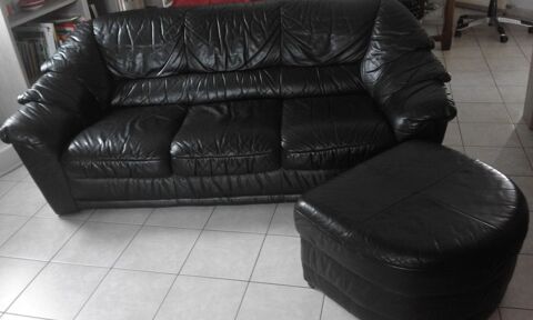 canap  cuir noir + pouf 40 L'Hermenault (85)