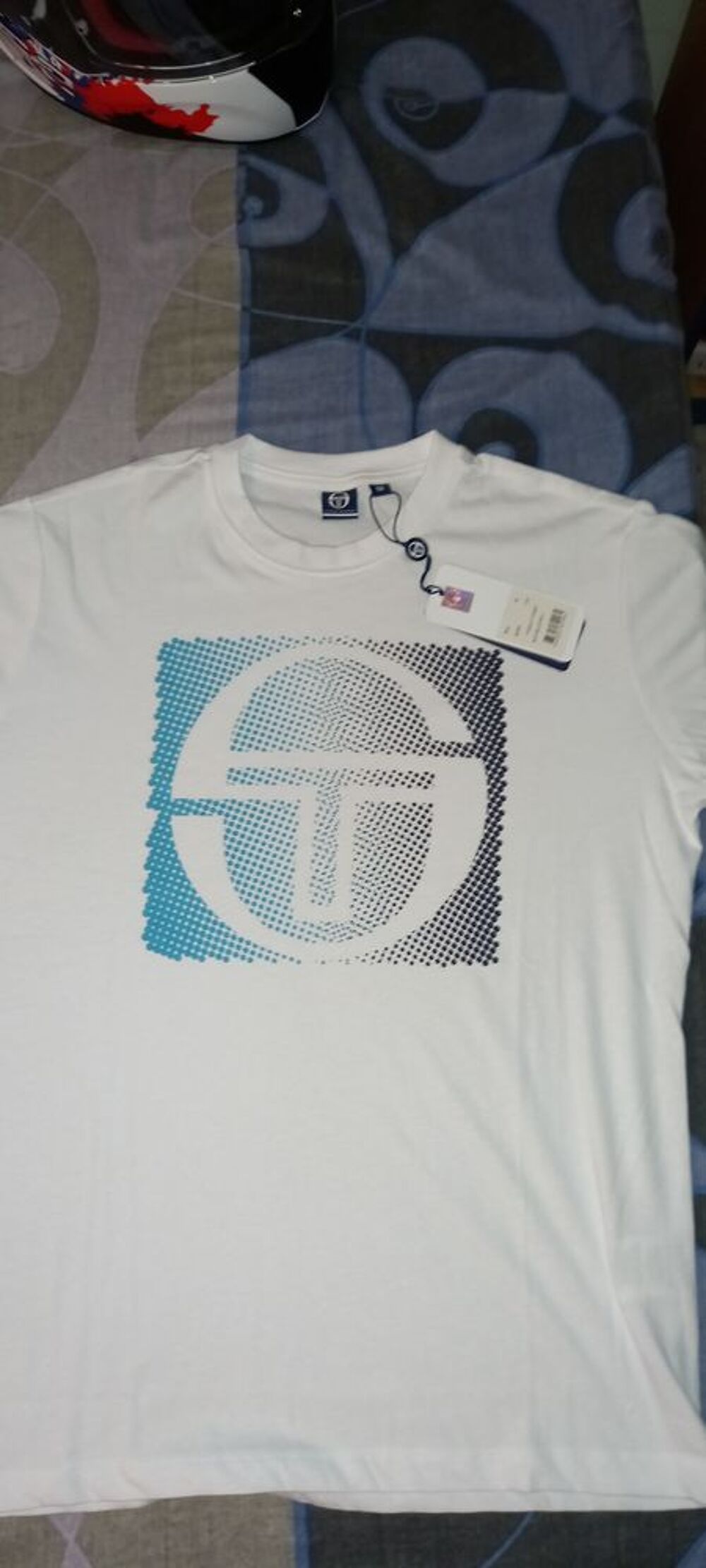 3 tee-shirt dont deux de la marques Sergio Vêtements
