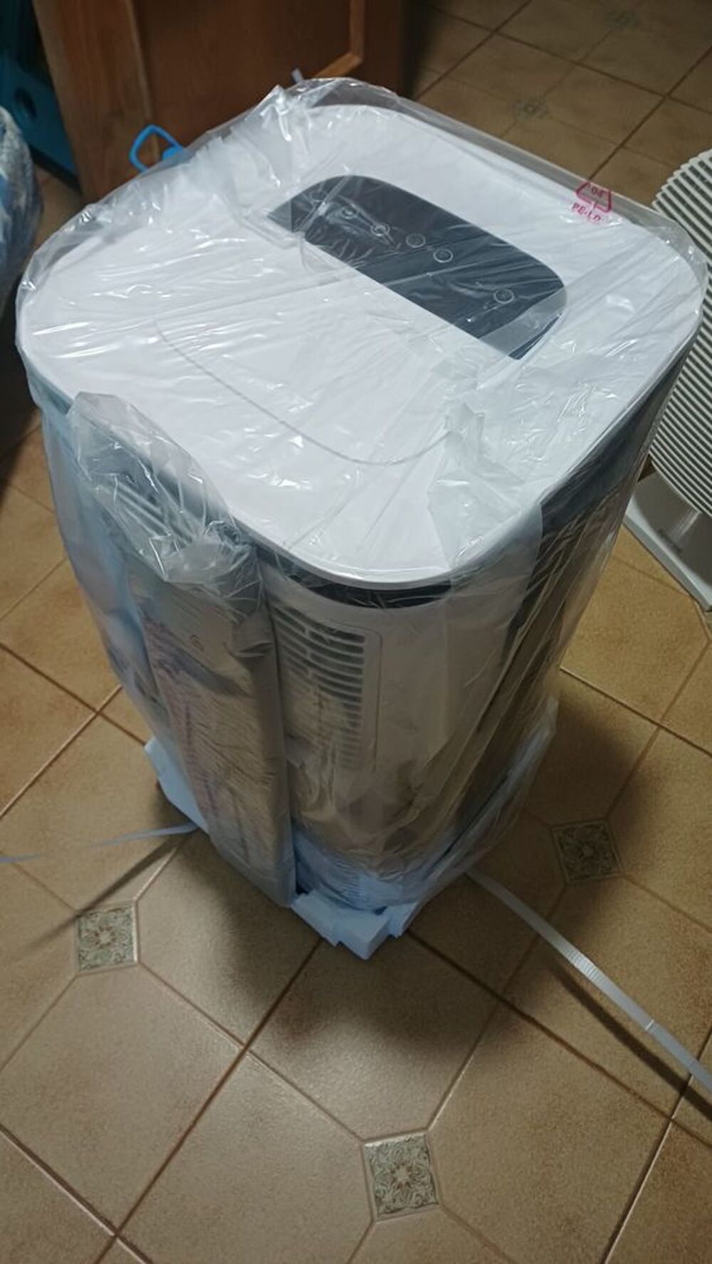 CLIMATISEUR NEUF SOUS EMBALLAGE Carrefour Home HMAC9JT-25 Electroménager