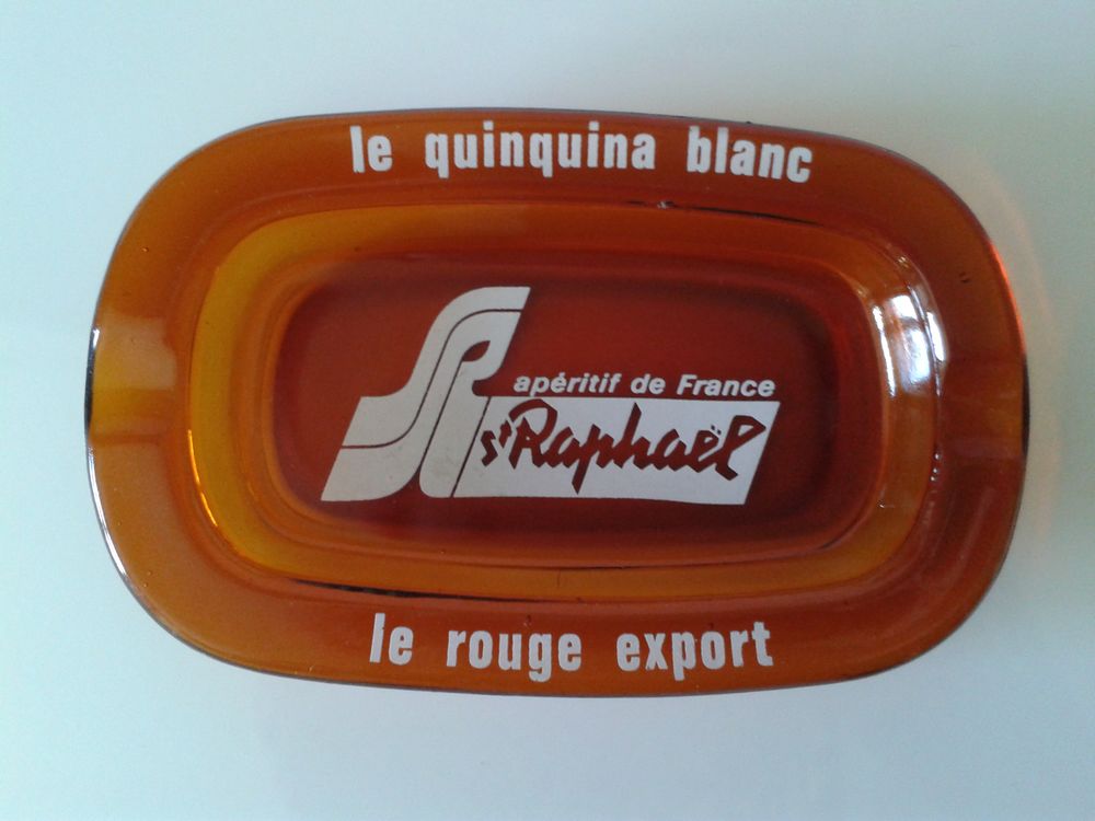 cendrier publicitaire le Quinquina St Raph&auml;el 