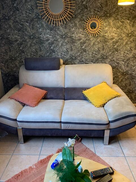 canap� en microfibre de la marque Ch�teau d'Ax 100 Nivolas-Vermelle (38)