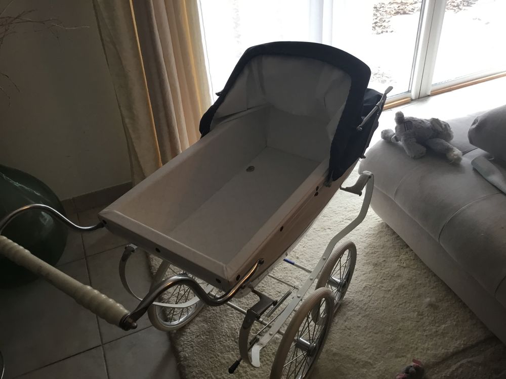 landau pour poup&eacute;e anglaise Jeux / jouets