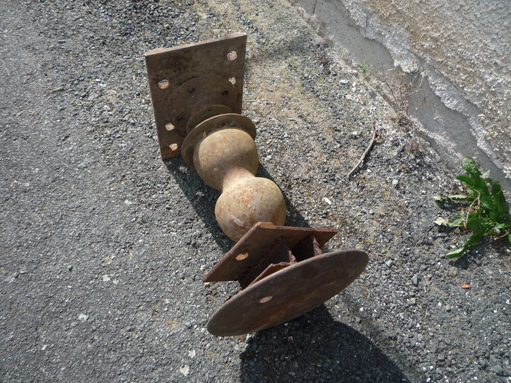 Tampon de wagon/train/chemin de fer/SNCF/en fer/enclume
Dcoration