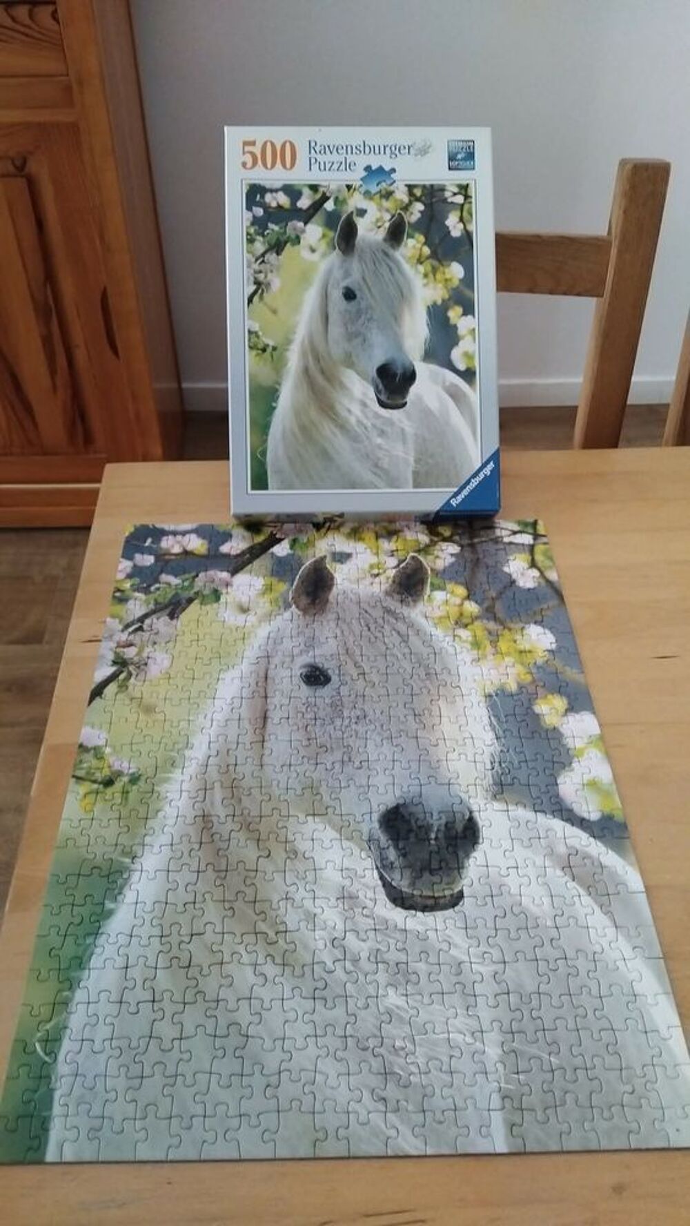 2 puzzle a 1000 p cheval et paris 
1 puzzle de 500 p chiot Jeux / jouets